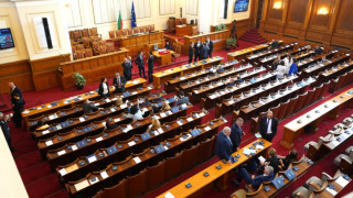 Обрат с извънредното парламентарно заседание