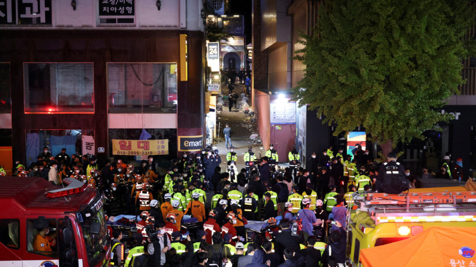 Стана ясна причината за стотиците стъпкани младежи в Сеул | StandartNews.com
