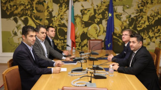 Какво се разбраха ПП и "Възраждане" на среща от 10 минути