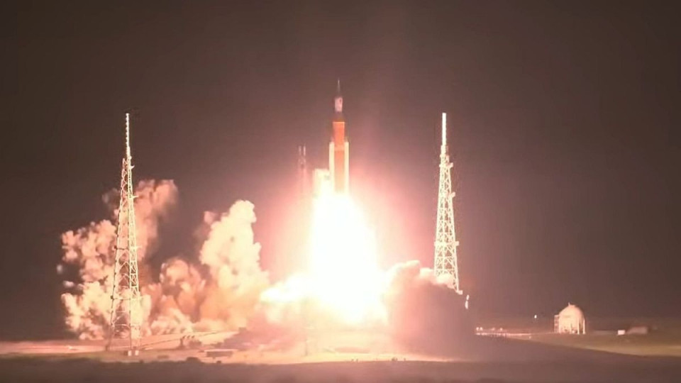 Изстреляха най-мощната ракета в света към Луната (ВИДЕО) | StandartNews.com