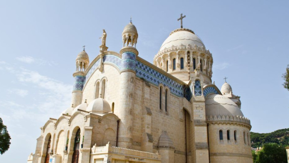 Алжирските власти затварят 16 евангелски църкви | StandartNews.com