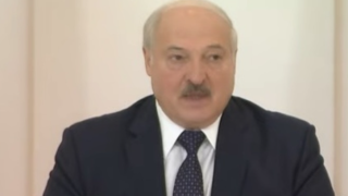 Лукашенко в истерия! Приближените му в шок