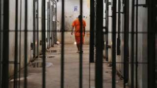 Затворник, делил килия с пушач, поиска 20 бона от държавата
