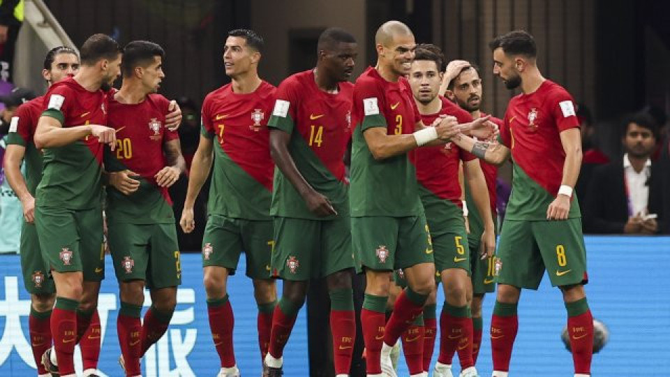 Невероятен Фернандеш изпрати Португалия на осминафинал | StandartNews.com