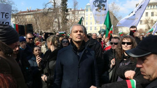 Костадинов изкарва хората си на протест срещу еврото