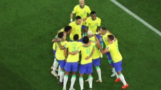 Бразилия нарисува футбола! На стадион със странна съдба