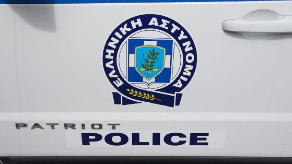 Какво става в Солун? Роми чупят витрини, полицията пуска газ ВИДЕО | StandartNews.com