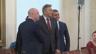 Габровски се среща с ДПС, отказа да назове министри