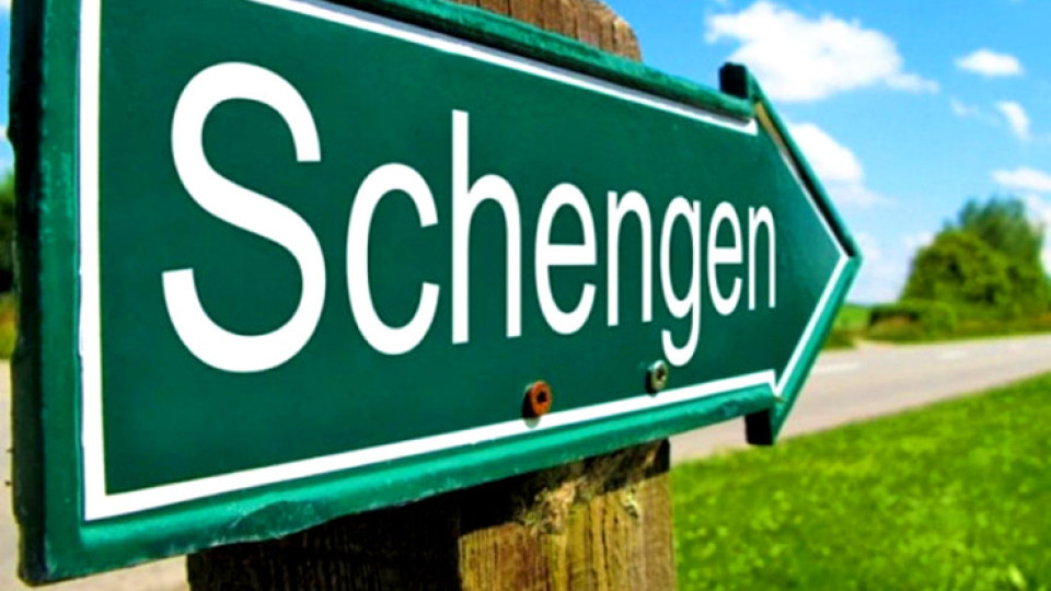 Политици надуват балони с дъвка “Шенген” | StandartNews.com