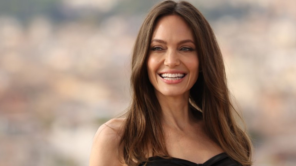 Анджелина Джоли полудя! Кого побърка в хотела | StandartNews.com