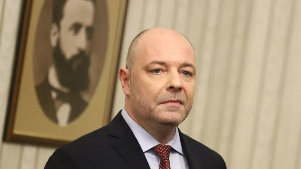 Габровски връчва папка с министри. Кои са имената в списъка? | StandartNews.com