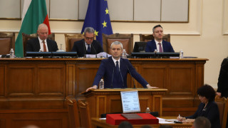 Костадинов каза „не“, в какво вижда решаването на кризата