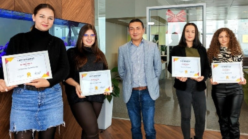 Дискордиа отличи четирима студенти от УНСС със стипендия от 2000 лв. | StandartNews.com