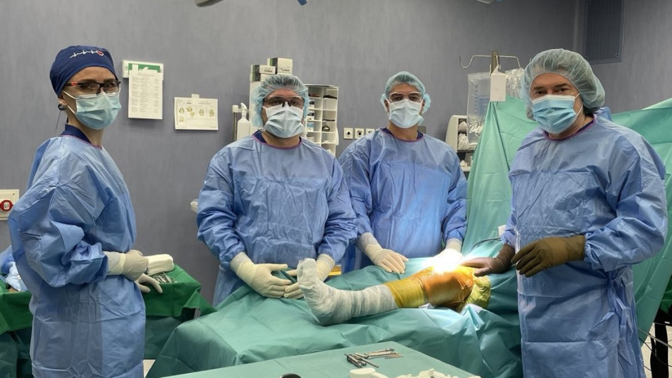 Уникална операция на колянна става в "Сърце и Мозък" | StandartNews.com