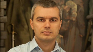 Костадинов с коментар за чуждите агенти и Грозев
