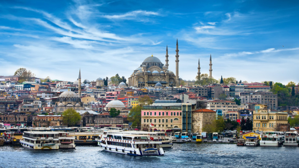 Турция сурвака туристите. Нова такса | StandartNews.com