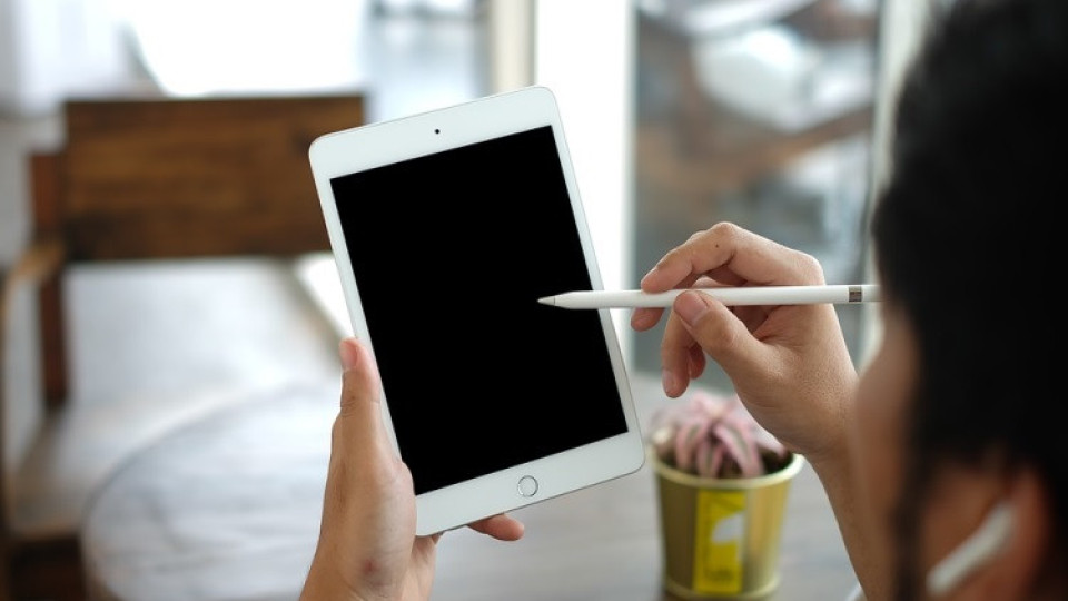 Apple изобрети стилус, който може да пренася цветове и текстури от реалния свят в iPad | StandartNews.com