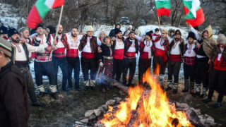 Войводи първи се хвърлиха за кръста. Почит към хайдутин