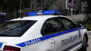 Луд стреля по полицейско управление в София