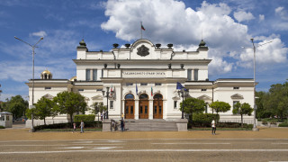 Синдикати и депутати в надпревара за въглищните централи