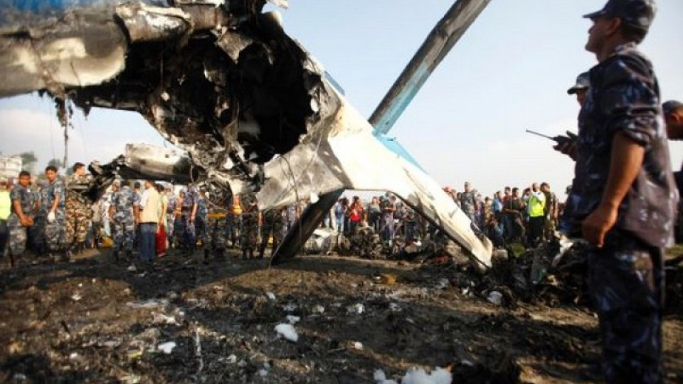 Разби се самолет с 80 души на борда | StandartNews.com