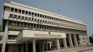 МВнР с призив към българите, спрени на границата с РСМ