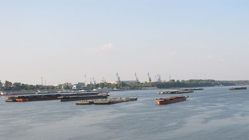 Капитан на кораб цопна в Дунав, издирват го | StandartNews.com