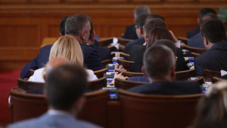 Последни дни на парламента, депутатите приемат спешни промени