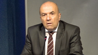 Министър Милков с ултиматум към Скопие