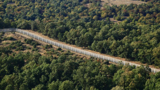 Еврокомисията попари Нехамер. Няма пари за ограда в България