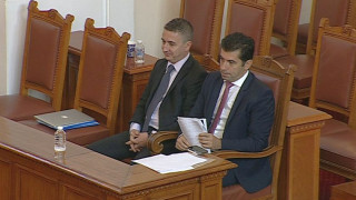 Трима топ чиновници го отнасят за нарушения в Булгаргаз при Петков