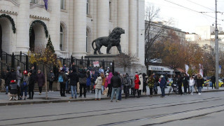 Условна присъда за смърт на пътя събра протест на родители