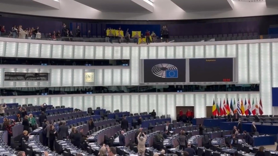 Хаос в Брюксел! Настъпи драма в парламента | StandartNews.com