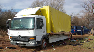 Арестуваният в Гърция за камиона-ковчег отрича обвиненията