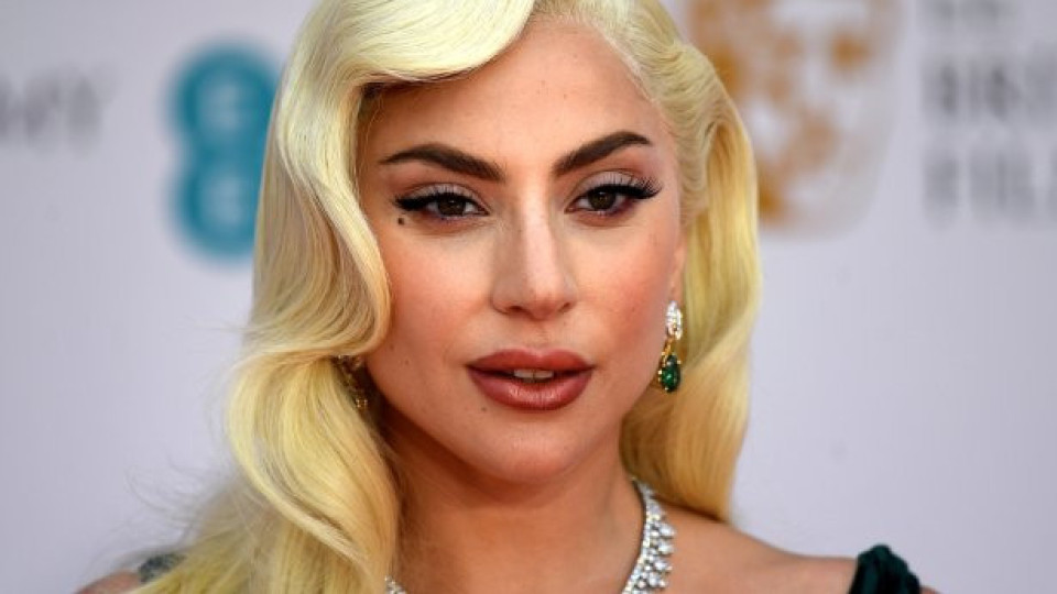 И Лейди Гага в Ергенът-2. Пианистът си глътна езика (СНИМКИ) | StandartNews.com