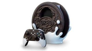 Microsoft представи конзола Xbox Series S под формата на гигантска бисквитка Oreo