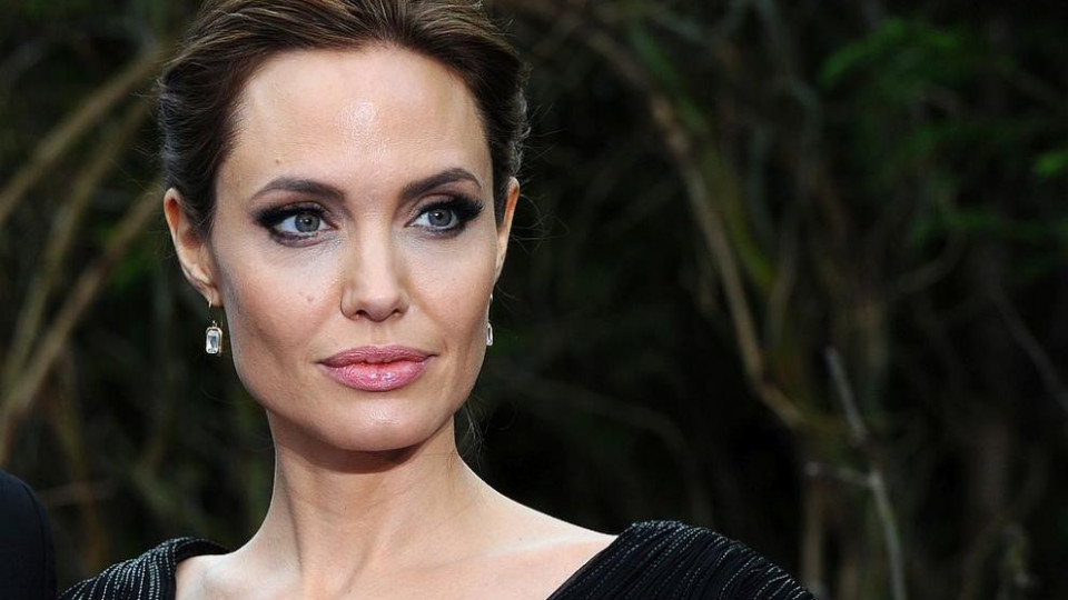 Всички се питат какво се случва с Анджелина Джоли (СНИМКИ) | StandartNews.com