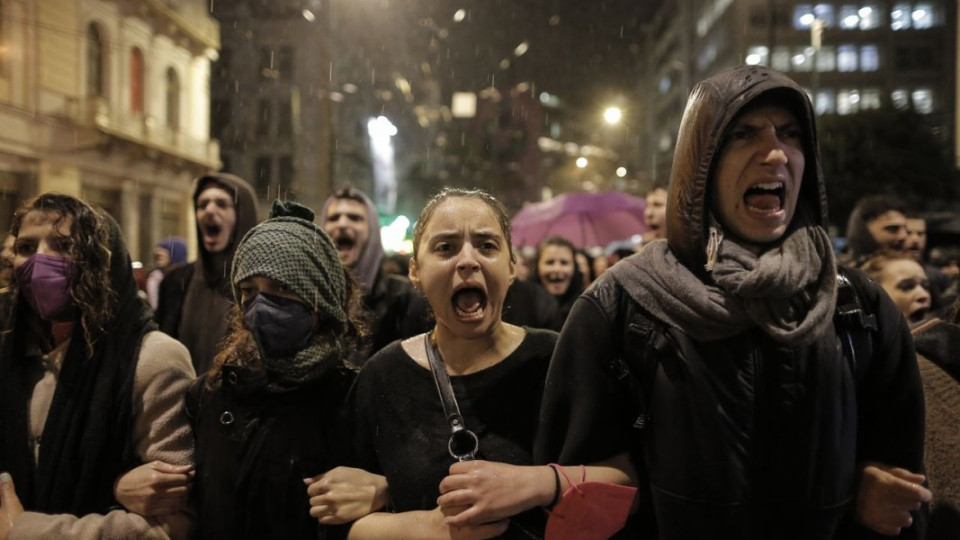 Протести в Гърция: Майките плачат, политиците да млъкнат! | StandartNews.com