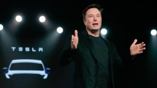Илон Мъск зарадва шофьорите, голяма промяна при колите Тесла