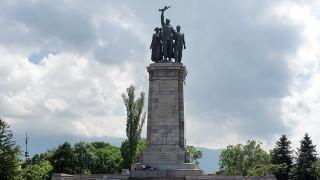 Бомбата гръмна! Местят Паметника на съветската армия