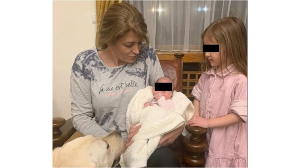 Десислава Радева с бебе в ръце. Какво става? | StandartNews.com