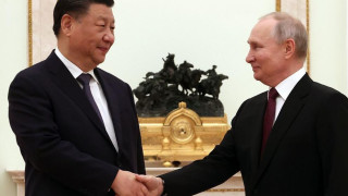 Императорско посрещане на Си Цзинпин в Кремъл. Знаци към света