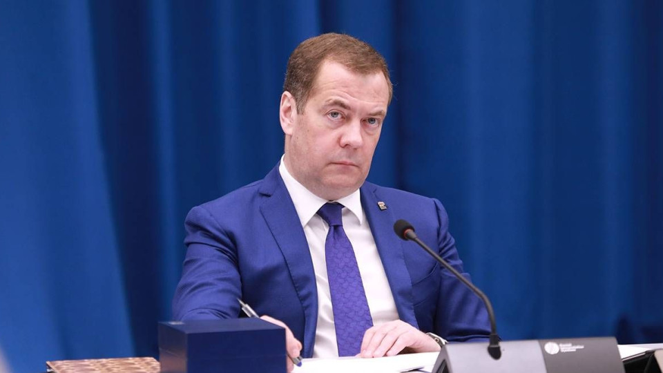 Медведев поиска нещо нечувано за чуждестранните агенти | StandartNews.com