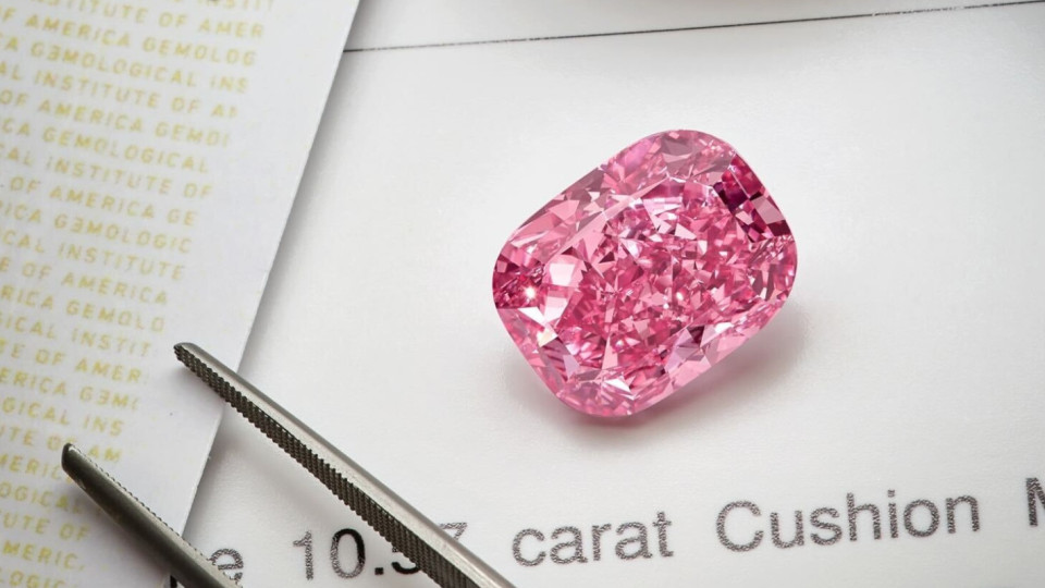 Дамите ще ахнат! Рядък розов диамант се появи на пазара | StandartNews.com