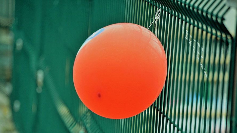 Брутален инцидент с балон с хелий, дете е обгорено | StandartNews.com
