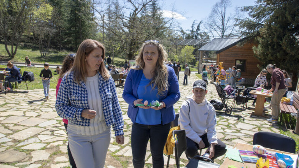 Стотици детски усмивки и шарени яйца изпъстриха Зоопарка в Стара Загора на Велики четвъртък | StandartNews.com