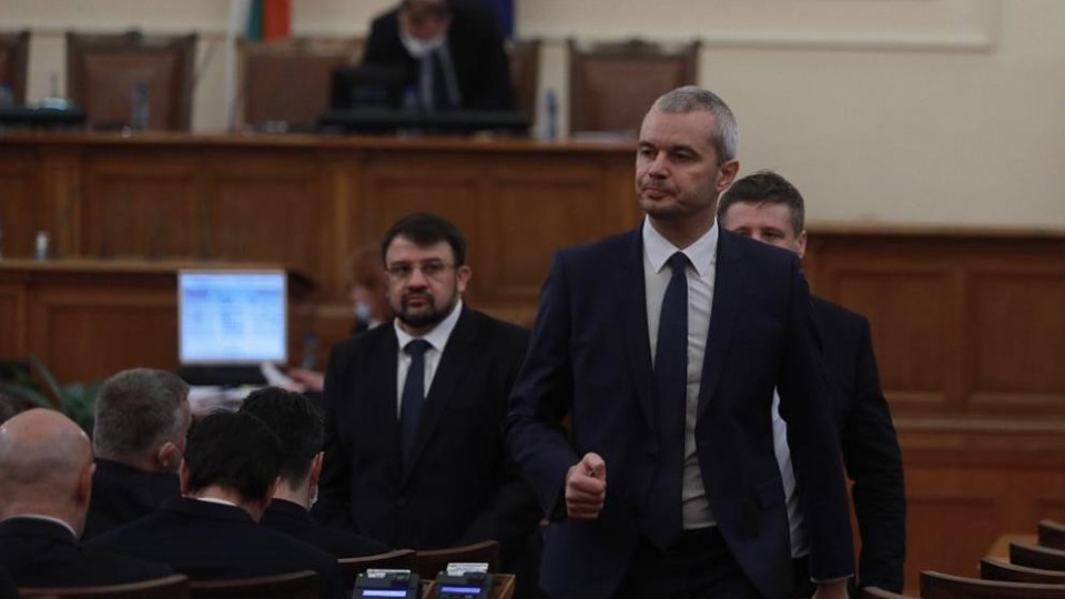 Чудо невиждано в парламента. Костадинов гони злите духове | StandartNews.com