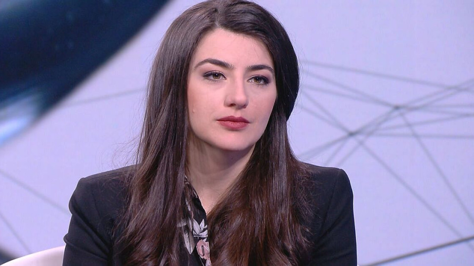 Лена Бориславова влезе в старата си роля | StandartNews.com