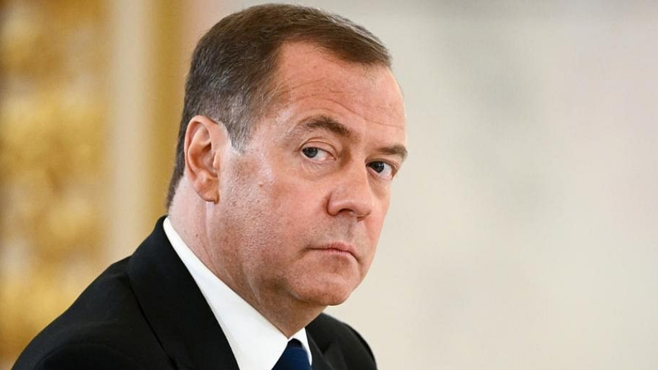 Медведев произнесе смъртната присъда на украинските лидери | StandartNews.com