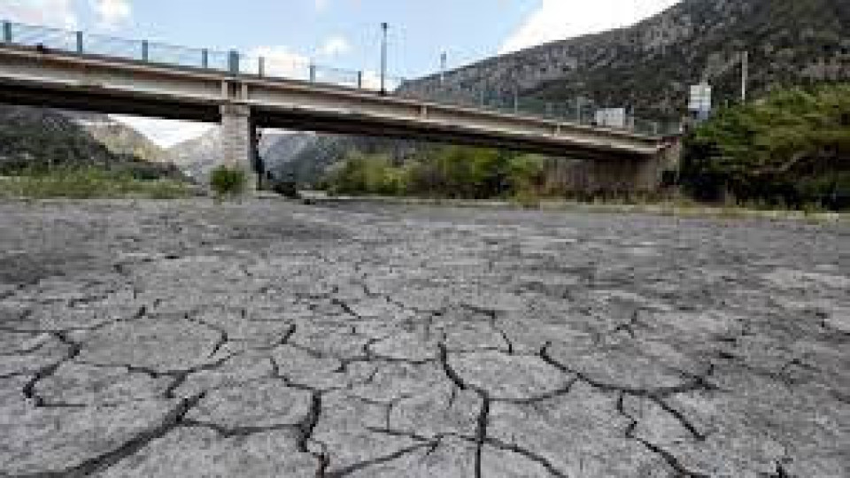 Сушата бавно прояжда Европа. Хиляди остават без надежни водоизточници | StandartNews.com